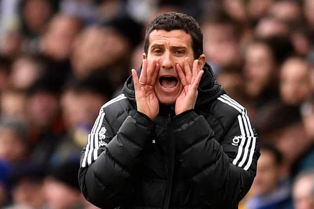 Leeds United's Spanish head coach Javi Gracia shouts instructions (Photo by OLI SCARFF/AFP via Getty Images)