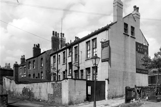 Hussar Street, seen from Sheepscar Terrace in July 1958. This view is looking at the back of properties which front onto Buslingthorpe Lane. This includes the Albion Hotel.