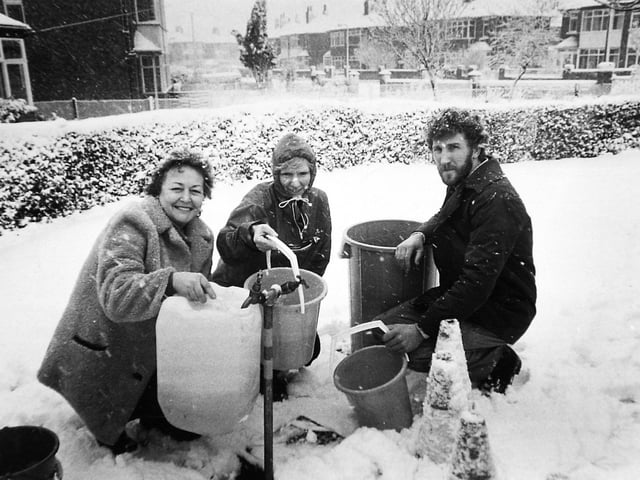 Residents on York Road rely on stand pipes in January 1983 after a burst pipe.