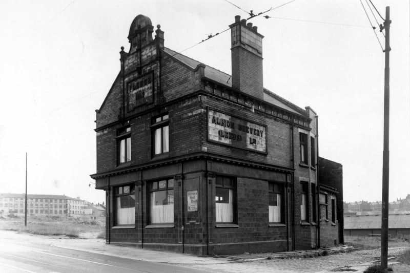 The Fleece Inn on York Road pictured in September 1955. The licensee at the time was Gertrude Sammonds and an advertisement for Mercer's Meat Stout is in the window.