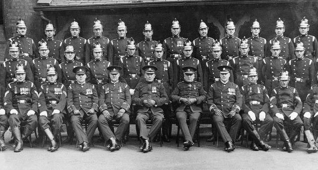 Leeds crews and officers in 1900.