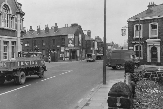 The cross roads of Dewsbury Road, Moor Road and Hunslet Hall Road in August 1968.