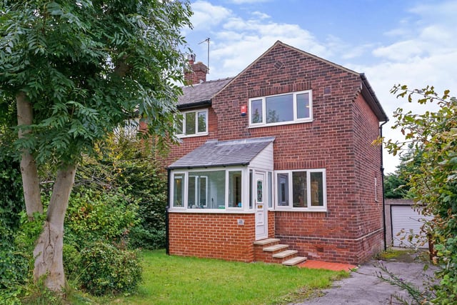 Situated on a popular cul-de-sac in the highly sought-after area in Alwoodley, the home is close to many local amenities, transport links and well regarded schools. This house also benefits from double glazed windows and has central heating throughout the property.