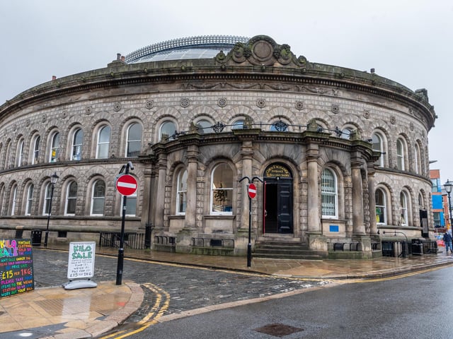 During a high-profile art exhibition at the Corn Exchange, players are tasked with stealing a renowned masterpiece. The challenge unfolds as players navigate through the art-filled corridors, deciphering clues hidden within the artwork, and executing a daring heist while evading both sophisticated security measures and art aficionados with a keen eye for detail.