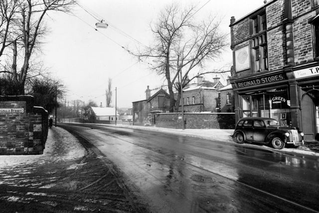 A view from Reginald Street junction across Chapeltown Road in February 1954. Reginald Stores is on the corner with Back Newton Grove.