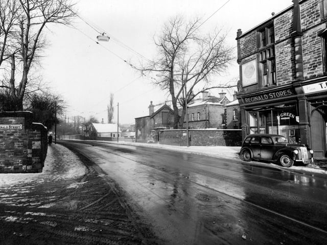 A view from Reginald Street junction across Chapeltown Road in February 1954. Reginald Stores is on the corner with Back Newton Grove.