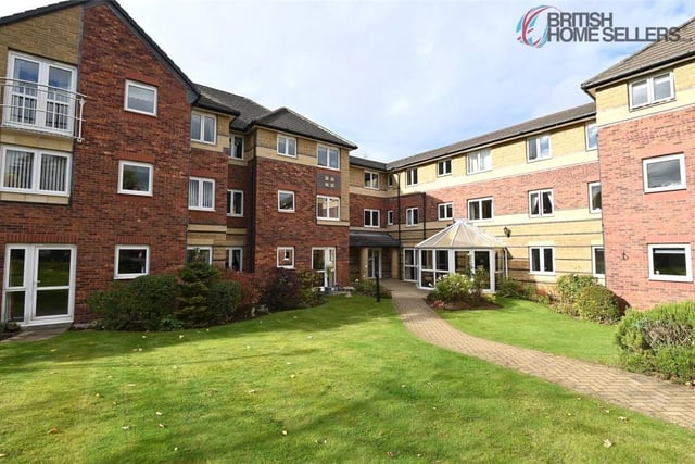 This wonderfully presented two bedroom first floor apartment is in the retirement community of Primrose Court. The flat has well maintained communal gardens, communal lounge and laundry areas plus shared parking that can be applied for.