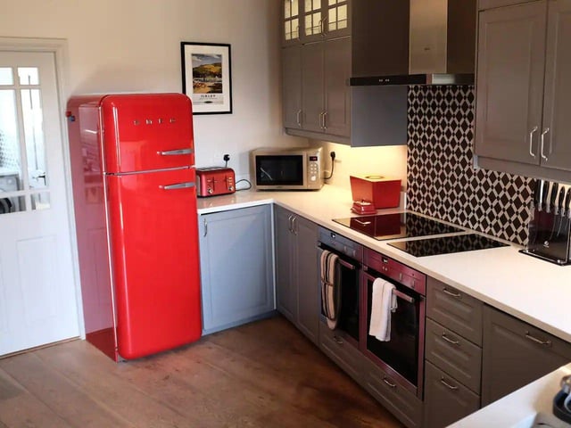 Ash House Cottage has been restored to a high standard, and has a fully fitted kitchen with two ovens.