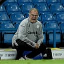 LEEDS, ENGLAND - SEPTEMBER 16: Marcelo Bielsa, Manager of Leeds United gives his team instructions during the Carabao Cup Second Round match between Leeds United and Hull City at Elland Road on September 16, 2020 in Leeds, England. (Photo by Oli Scarff - Pool/Getty Images)