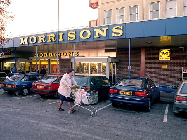 Share your memories of Bramley in the 1990s with Andrew Hutchinson via email at: andrew.hutchinson@jpress.co.uk or tweet him - @AndyHuitchYPN