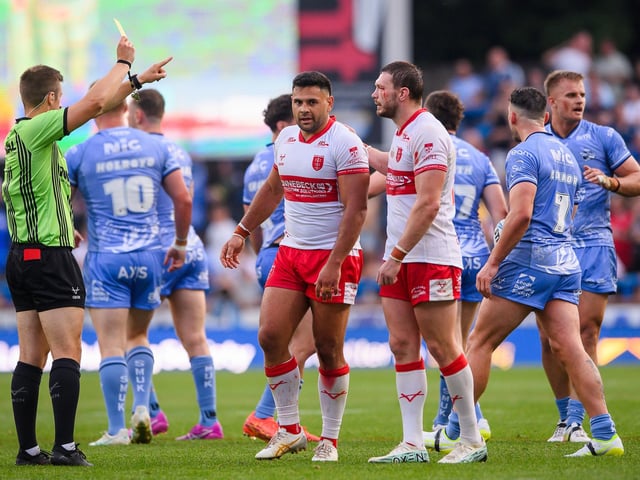 Hull KR's Rhyse Martin is yellow carded by referee Chris Kendall. He wasn't charged by the match review panel, but lots of other players were from Betfred Super League round 16.