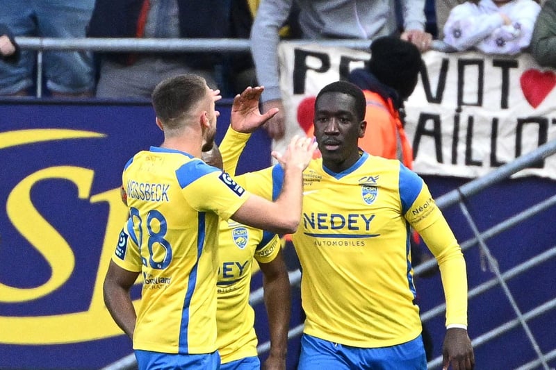 Sochaux midfielder Ndiaye (R) is one of Ligue 2's most press-resistant midfielders over the past couple of seasons. That means, he is good at evading pressure, escaping tight spaces with long, leggy movements and can break from deeper midfield positions. At 21 years old with a contract until 2026, he would not be a cheap addition but Leeds expect to recoup a significant sum in player sales this window. He is from the same academy as Liverpool's Ibrahima Konate and Borussia Monchengladbach forward Marcus Thuram. (Photo by SEBASTIEN BOZON / AFP) (Photo by SEBASTIEN BOZON/AFP via Getty Images)