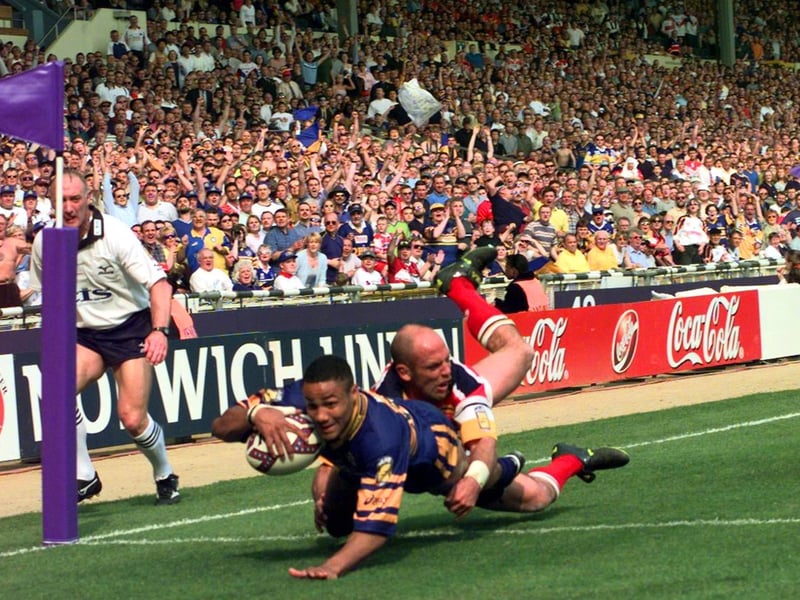 Man of the match Leroy Rivett scores the second of his then-record four Wembley tries.