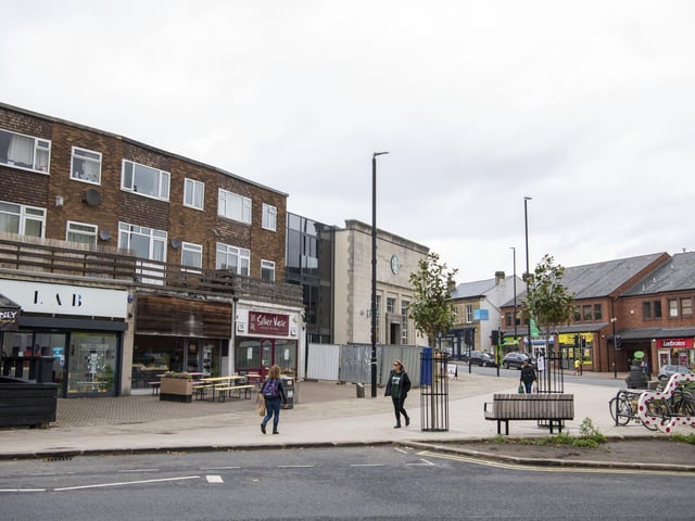 Home to George & Joseph, an award-winning cheesemongers located on Harrogate Road, Chapel Allerton has a plethora of amazing independent shops to explore. Ranging from bookshops to fashion retailers, there is something for everyone here.