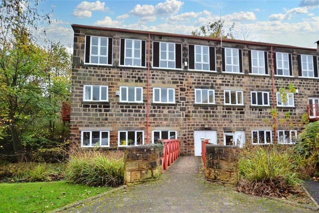 This stylish top floor apartment is situated in a characterful mill conversion called Mill Pond Grove, offering a unique position and plenty of natural light. Set amongst the treetops, the flat offers boasts views of the Meanwood Valley Trail, with excellent walks along the bridle way into Meanwood Park nearby.
