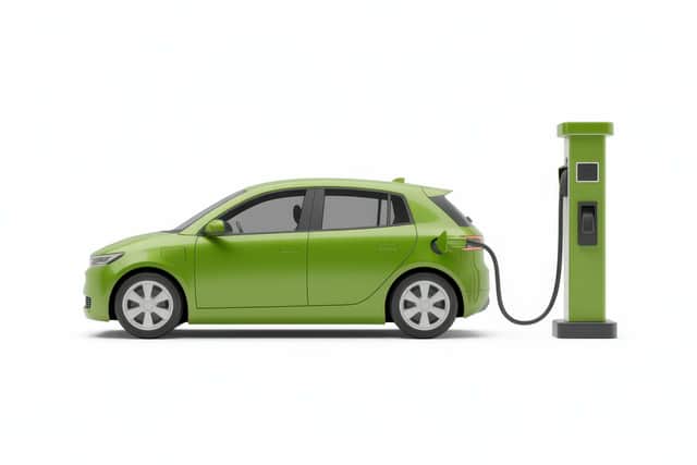 Dilemma to use EV or hyrdogen fuel car (photo: Adobe)