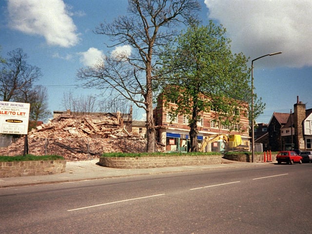 The fire destroyed Kingsway synagogue in Moortown has been demolished in May 1996.