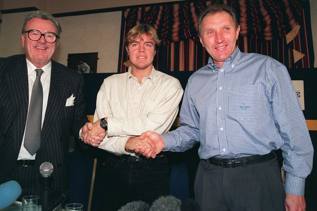 17 NOV 1995: TOMAS BROLIN SIGNS FOR LEEDS UNITED FOOTBALL CLUB FOR A RECORD FOUR AND A  HALF MILLION POUNDS SEEN HERE WITH BILL FOTHERBY MANAGING DIRECTOR AND HOWARD WILKINSON LEEDS TEAM MANAGER Mandatory Credit: Allsport UK/ALLSPORT