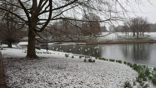 Leeds woke up to snow this morning and picturesque scenes had been created across the city.