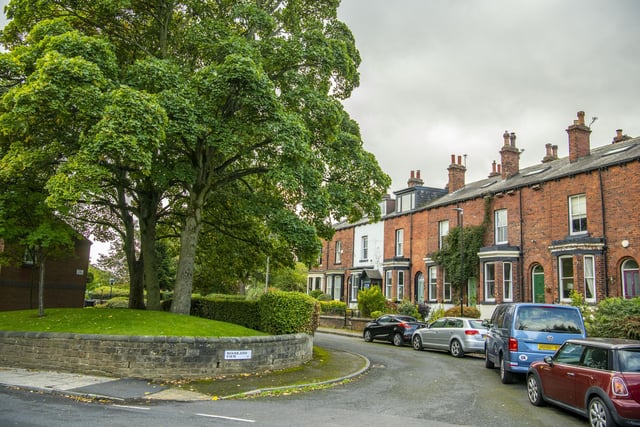 The majority of sales in Chapel Allerton during the last year were semi-detached properties, selling for an average price of £305,892. Terraced properties sold for an average of £245,682, with flats fetching £196,152.