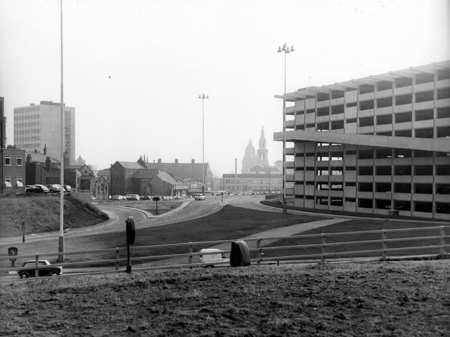 Enjoy these photo memories from around Leeds in 1970. PIC: Leeds Libraries, www.leodis.net