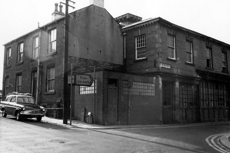 Albion Street showing the old fire station building on the right with public toilets next to it on the corner. This was behind Morley Town Hall. The road running behind the Town Hall is un-named, but linked Albion Street with Wellington Street. The houses on the left formerly belonged to the Town Hall caretaker. Pictured in July 1971.