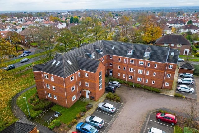 A two bedroom flat in Brackenhurst Place is for sale. A modern and stylish ground floor apartment in exceptional condition, the property benefits from two bathrooms, an open plan living space and an allocated parking space.