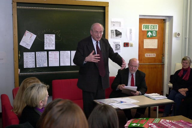 Housing Minister Nick Raynsford addressing a meeting at Royal Park Primary School, Hyde Park, Leeds. February 22. 2001.