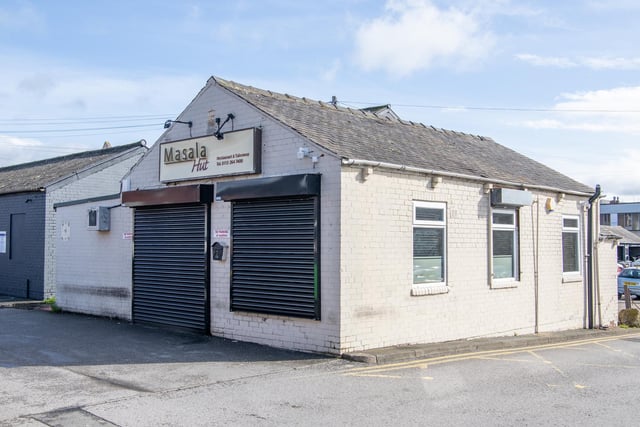 Masala Hut is a Bengali restaurant tucked away down Back Austhorpe Road. It promises spicy, rich and flavourful cuisine with all the favourite curry house dishes on the menu, as well as traditional dishes such as Bengal Jaal with chicken or lamb.