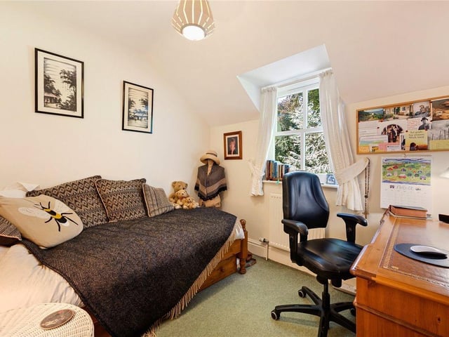 The smallest bedroom offers the ideal space for a child.