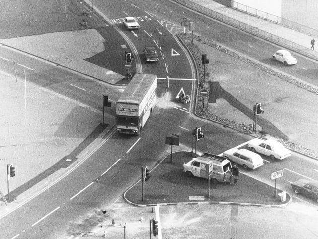 Motorists were getting used to newly instaled traffic lights on Claypit Lane in March 1976.