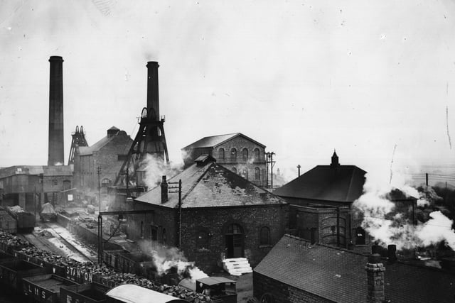 This photo from 1926 ahows Pleasley Colliery  back in operation after the General Strike.