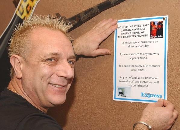 Nick Arrtardo with Sreet Safe Pledge. Cave Bar Westgate Wakefield.