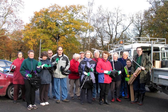 The Friends of Middleton Park took part in a litter pick in November 2003.