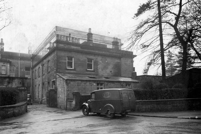 The rear of the Mansion House in March 1938. View from Mansion Lane. In focus is a delivery van.