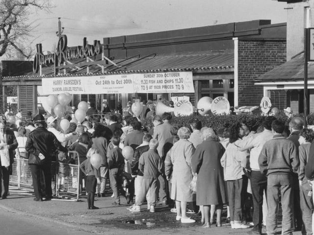 Enjoy these photo memories from around Leeds in 1988. PIC: YPN