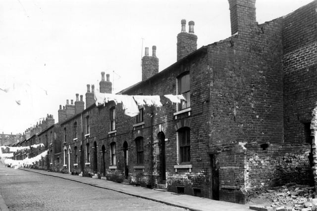 Back to back properties on Havelock Street in June 1959.