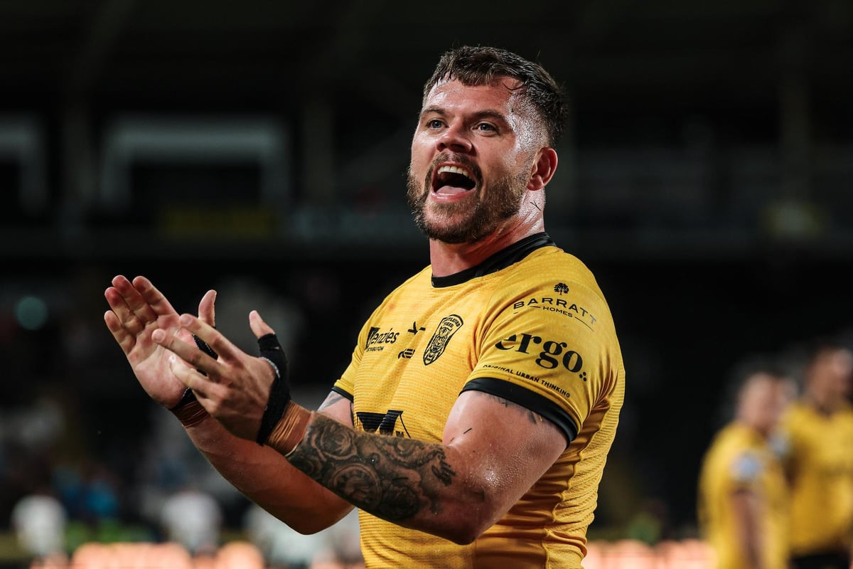 Castleford hooker Hood signs new one-year contract