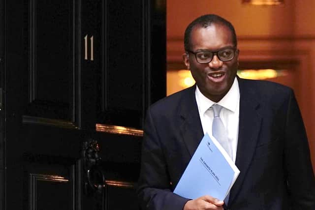 Chancellor of the Exchequer Kwasi Kwarteng leaves 11 Downing Street to make his way to the Treasury Department to deliver his mini-budget. (Photo: PA Wire/Aaron Chown)
