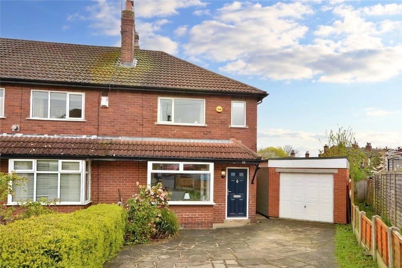 Located in this extremely sought after area of Horsforth is this beautiful two double bedroom semi detached residence.