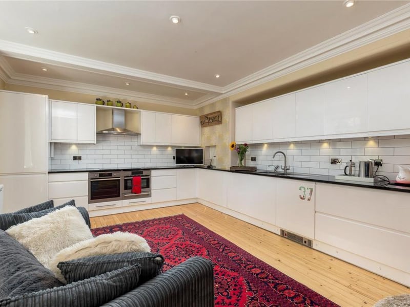 Kitchen / sitting room.