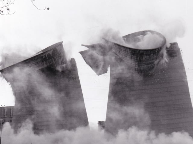 November 1989 and two 300ft towers at Skelton Grange 'A' were blown up during a controlled explosion. The two cooling towers, each weighing 4,000 tonnes were closed in October 1983. A group of schoolchildren from East End Park Special School were guests of honour.