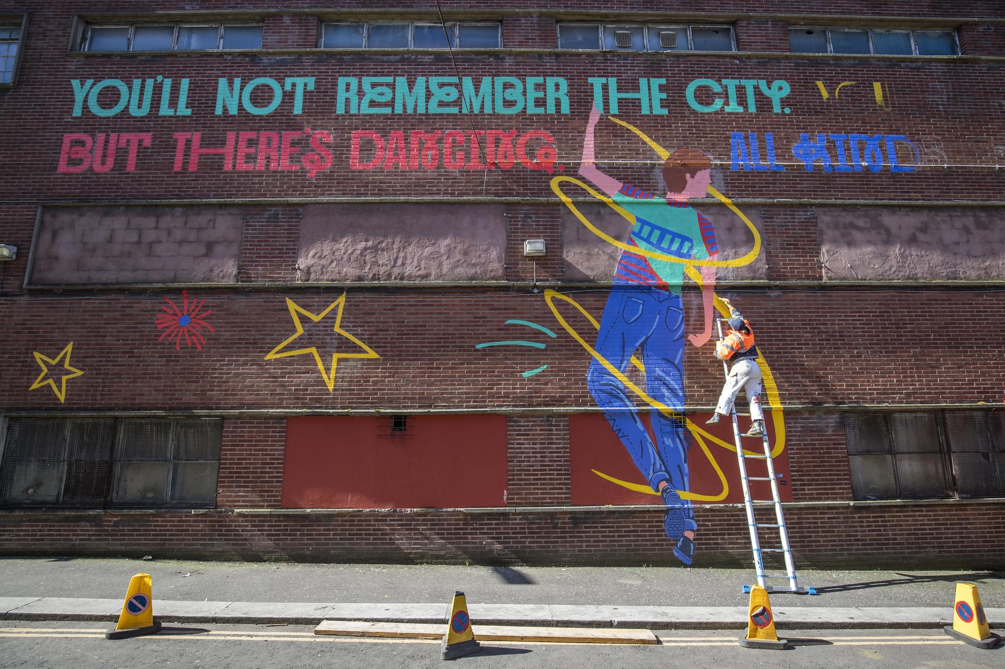 Shuggie Bain: Stunning mural unveiled in city which inspired Booker-winning novel - Vimarsana News