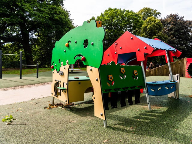 Councillors Sharon Hamilton, Emma Flint, Mohammed Shahzad, Izaak Wilson, Mahalia France-Mir and Jools Heselwood have welcomed the new playground equipment.