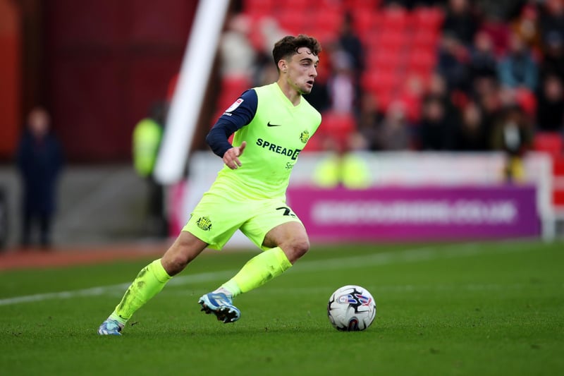 Sunderland's ex-Leeds youngster Huggins is set to miss the remainder of the campaign with a knee injury.
