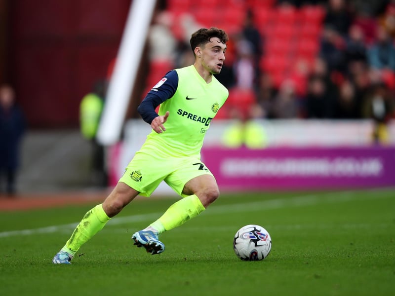 Sunderland's ex-Leeds youngster Huggins is set to miss the remainder of the campaign with a knee injury.