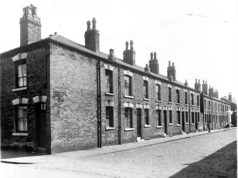 Looking from Benson Street down Valley Street towards Bristol Street in May 1959.