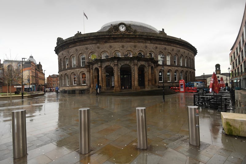 Close to several bus stops, the Corn Exchange is a regular meeting spot for city centre visitors.