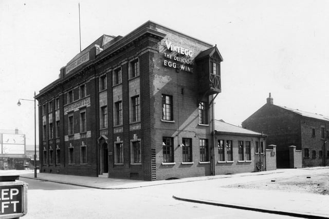 Dantzic Brewery in July 1938. Note an advertisement on the wall for 'vintegg' the delicious egg wine.