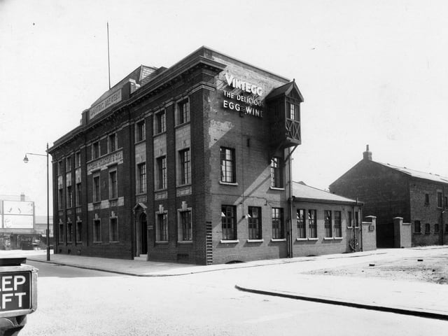 Dantzic Brewery in July 1938. Note an advertisement on the wall for 'vintegg' the delicious egg wine.
